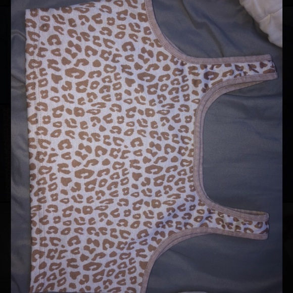 BRAND NEW! SHEIN leopard print cropped tank. - Picture 2 of 5